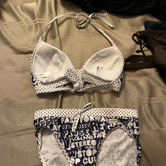 Swimsuits Set - Picture 2 of 4